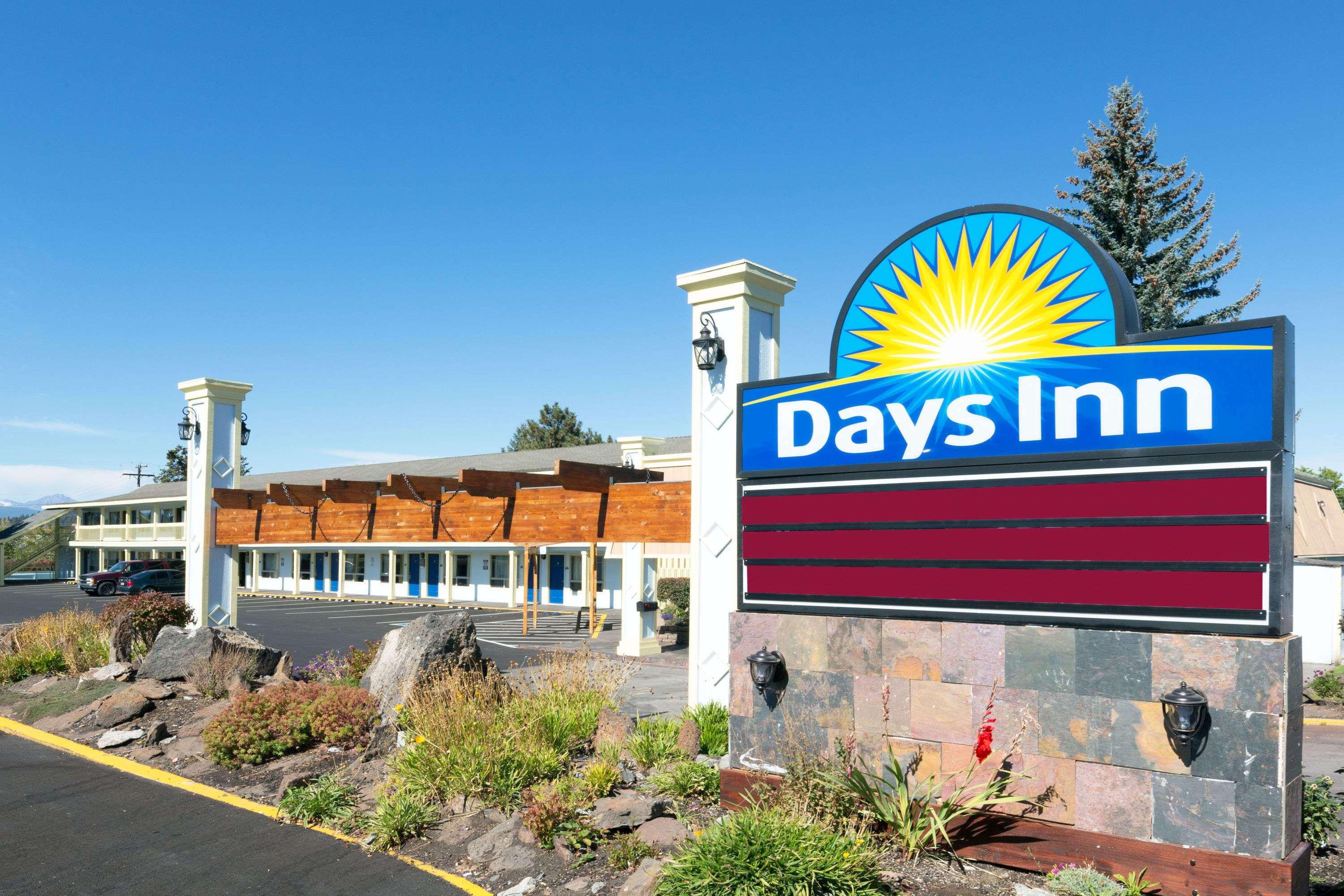 Days Inn By Wyndham Бенд Экстерьер фото