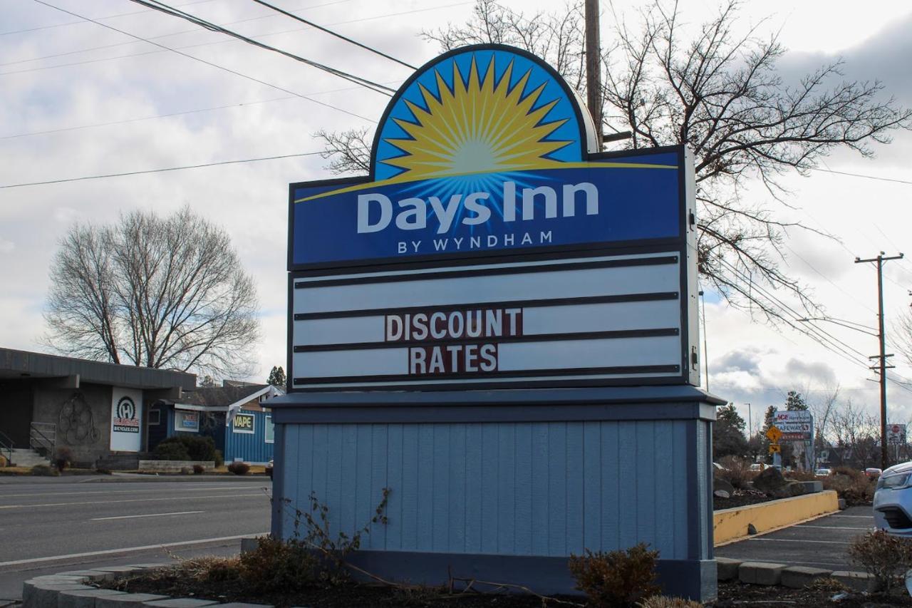 Days Inn By Wyndham Бенд Экстерьер фото